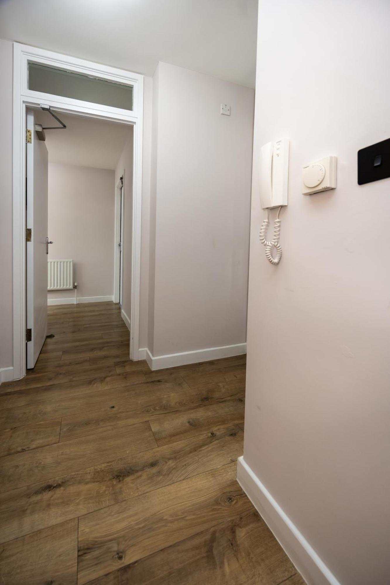 Stunning 3Br, Free Parking, Near Town Center, Long Term Discoun Apartment เรดดิ้ง ภายนอก รูปภาพ